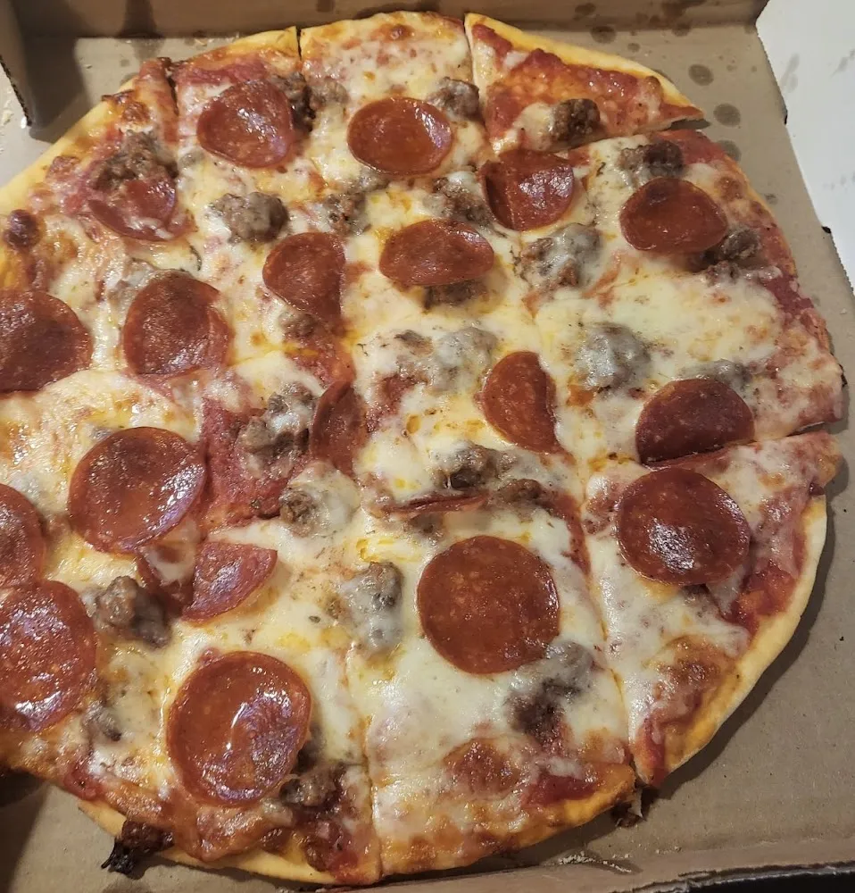 Hamburger and Pepperoni Pizza Thin Crust